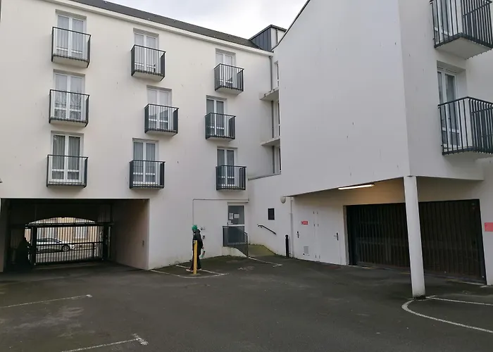Terres De France - Appart'Hotel Quimper Bretagne