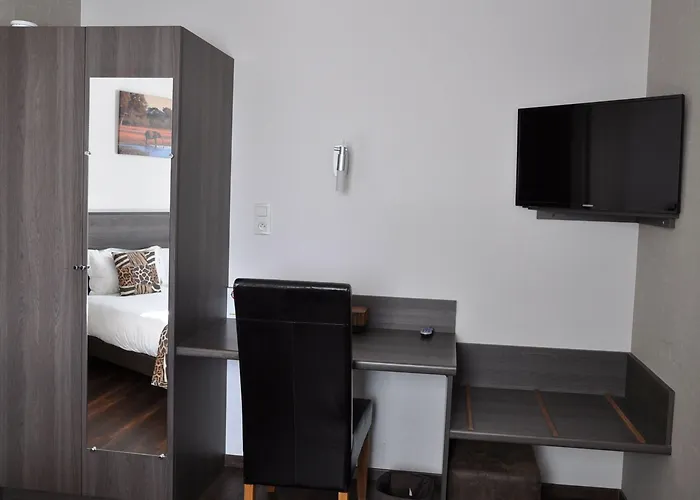 Brit Hotel Confort Azur Cholet Nord