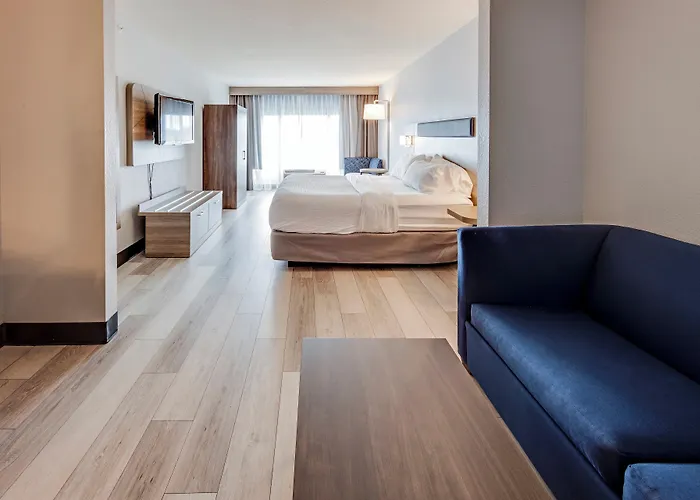 Holiday Inn Express Hotel & Suites Ohio State University- Osu Medical Center By Ihg