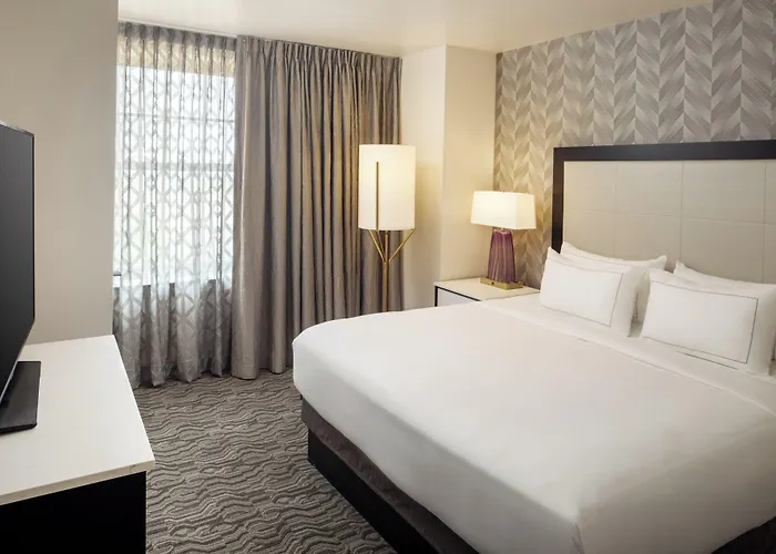 Doubletree Suites By Hilton Hotel Detroit Downtown - Fort Shelby