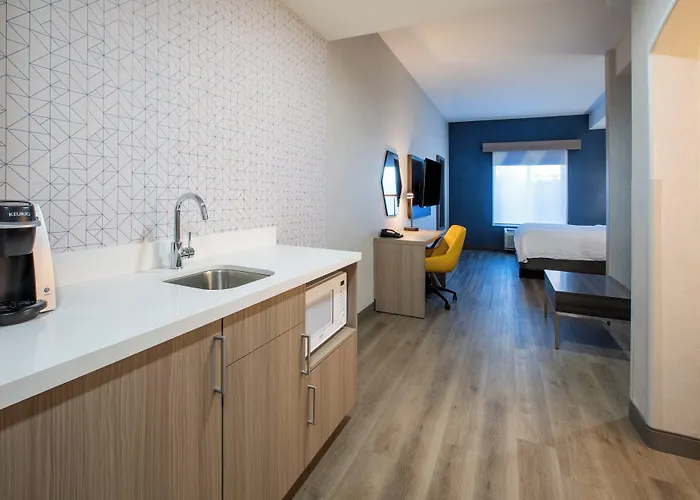 Holiday Inn Express & Suites Lathrop By Ihg