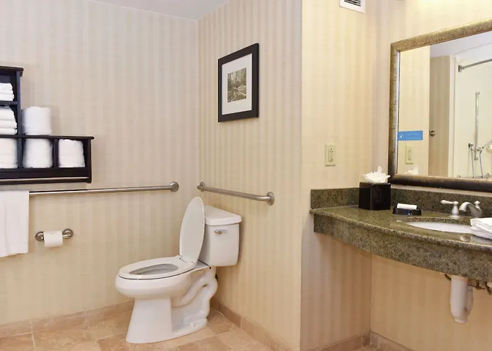 Hampton Inn & Suites Alexandria