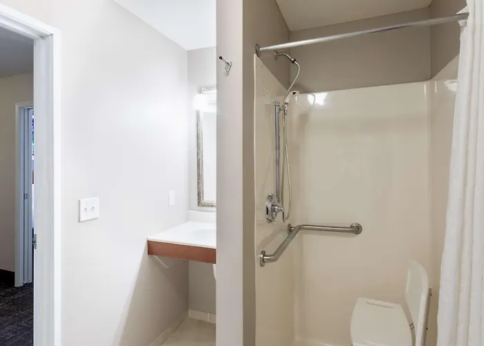 Grandstay Hotel & Suites Downtown Sheboygan