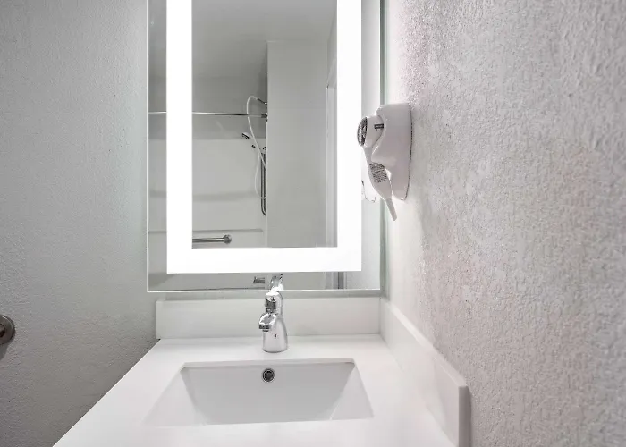 Microtel Inn & Suites By Wyndham Of Houma