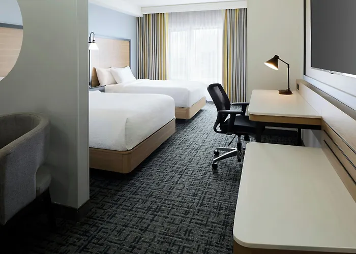 Fairfield Inn & Suites By Marriott Montreal Airport