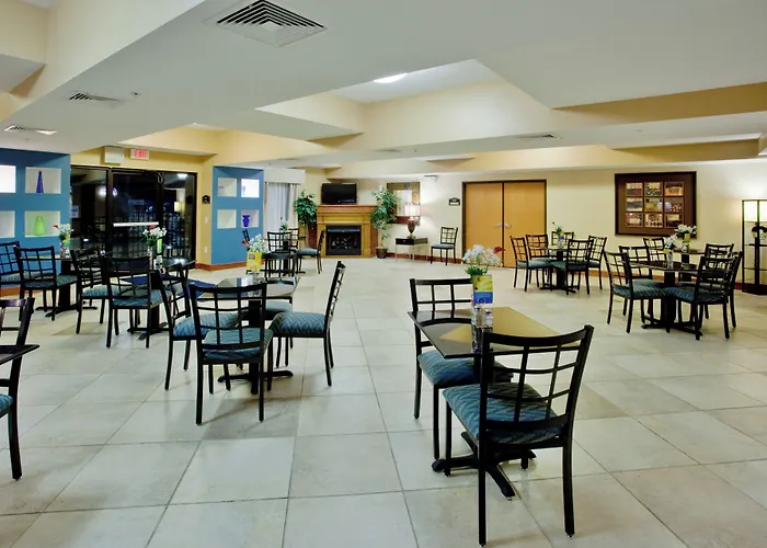 Holiday Inn Express Hotel & Suites Suffolk By Ihg