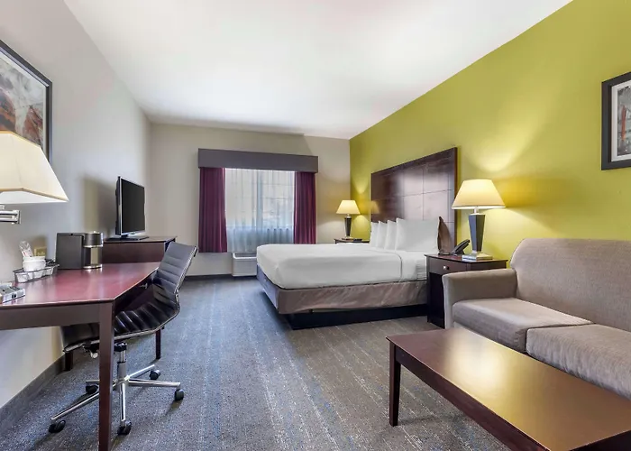 Best Western Plus Mansfield Inn & Suites