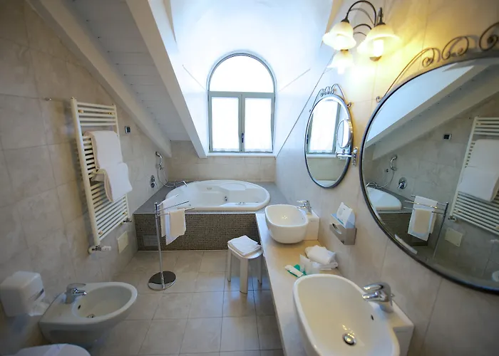 Best Western Crystal Palace Hotel