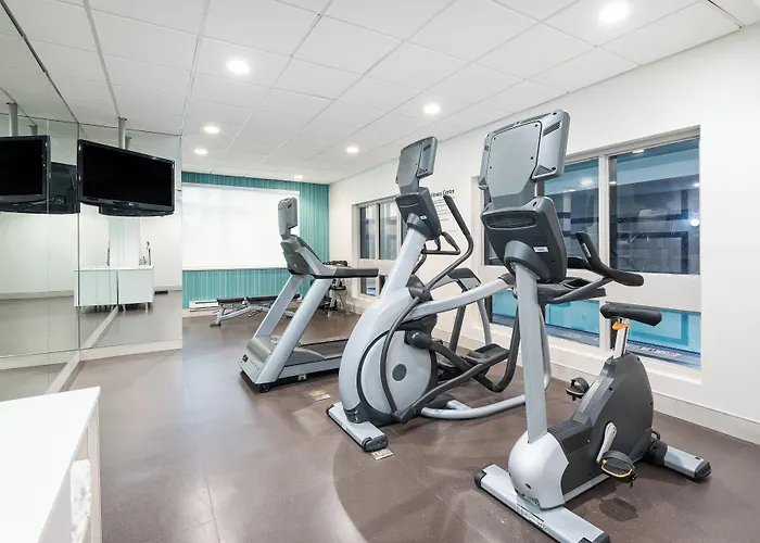 Holiday Inn Express Hotel & Suites Milton By Ihg
