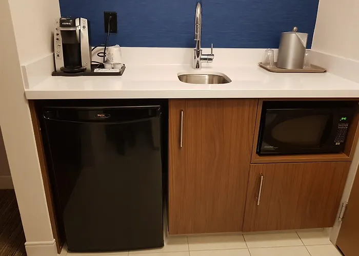 Holiday Inn Express And Suites Surrey By Ihg