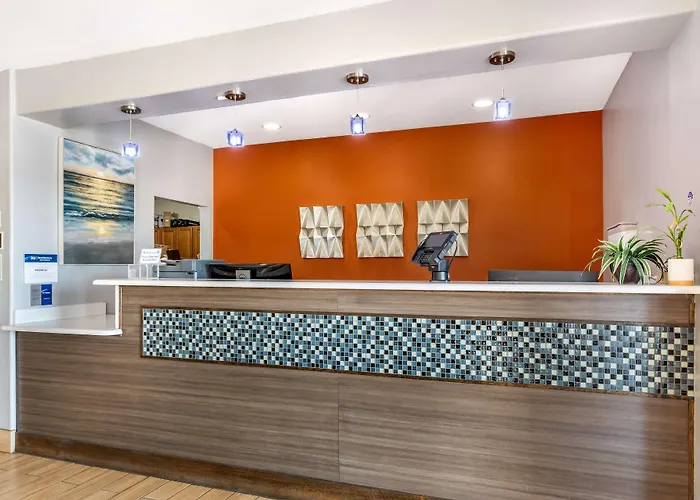 Best Western Club House Inn & Suites