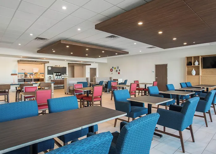 Holiday Inn Express & Suites Ludington By Ihg
