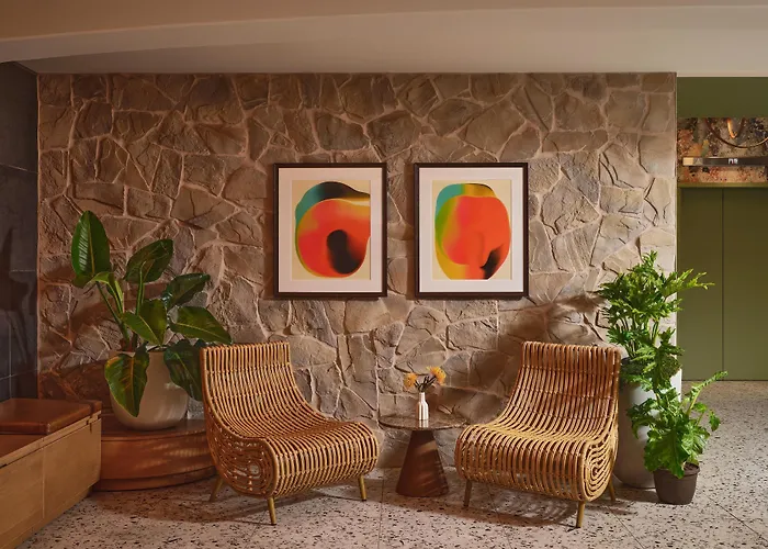 The Ambassador Hotel Of Waikiki, Tapestry Collection By Hilton