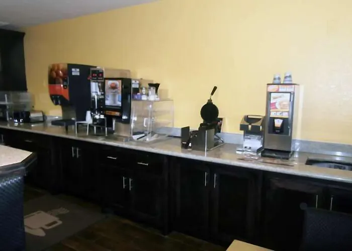 Americas Best Value Inn & Suites Thief River Falls