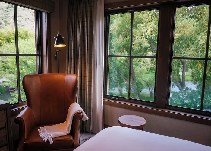 The Rusty Parrot Lodge And Spa