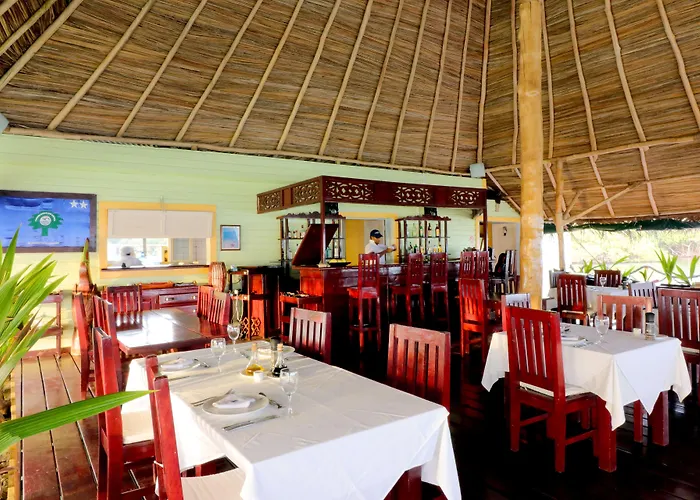 Punta Caracol Acqua Lodge