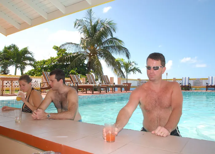 Bird Rock Beach Hotel