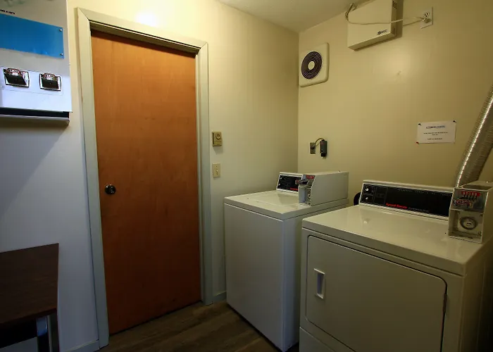 Super 8 By Wyndham Kelowna Bc