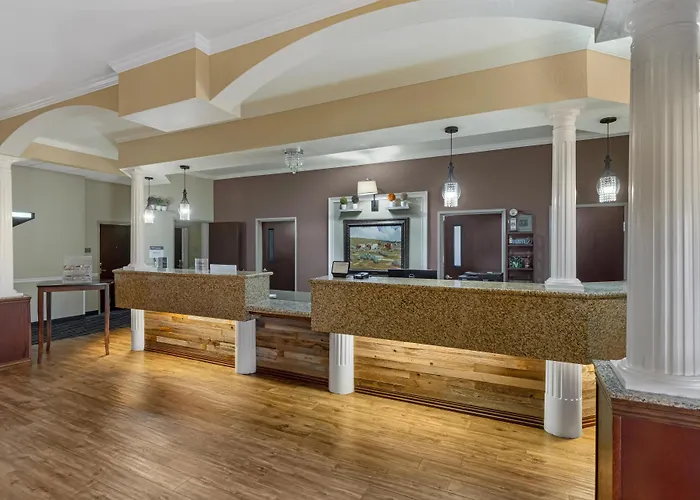 Best Western Plus Shamrock Inn & Suites