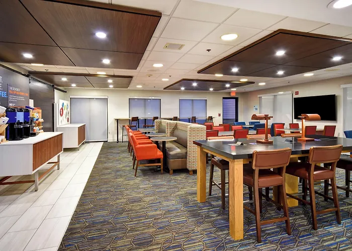 Holiday Inn Express Newport North - Middletown By Ihg