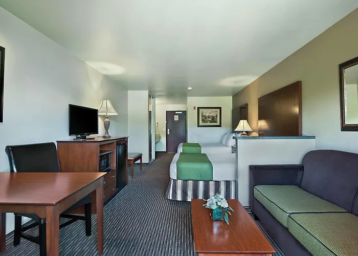 Oxford Suites Yakima