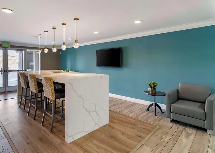 Best Western Plus Vineyard Inn