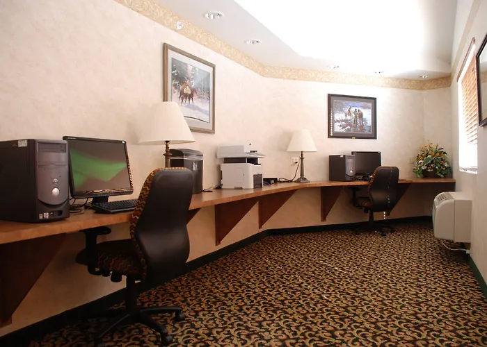 Holiday Inn Express Hotel & Suites Raton By Ihg