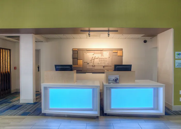 Holiday Inn Express & Suites Tempe By Ihg