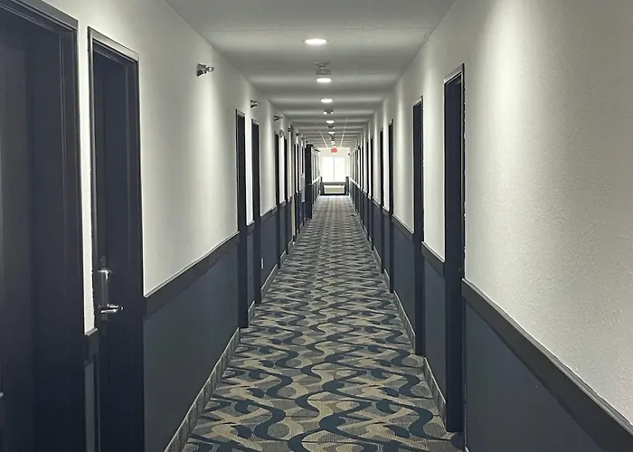 New Victorian Inn & Suites Lincoln
