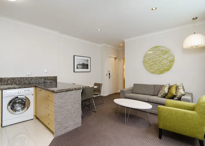 Clarion Suites Gateway