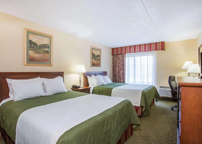 Days Inn & Suites By Wyndham Sutton Flatwoods