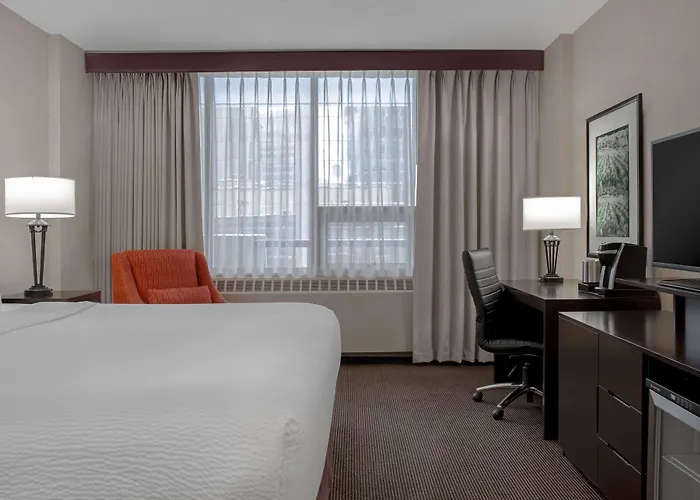 Ramada Plaza By Wyndham Calgary Downtown