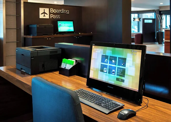 Courtyard By Marriott Chicago Naperville