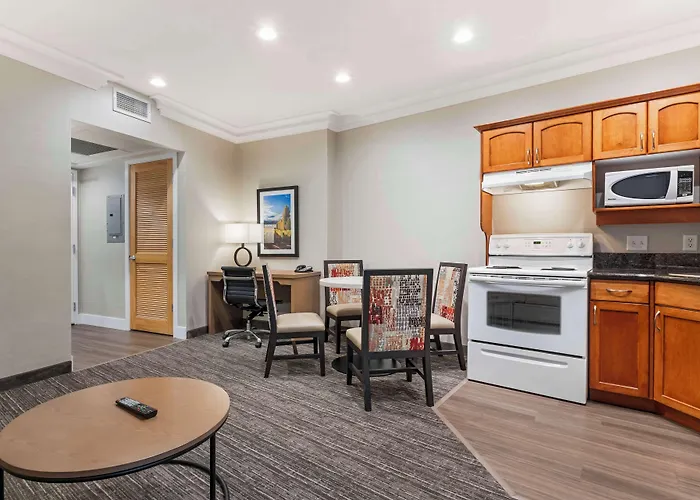 Best Western Plus Kelowna Hotel & Suites