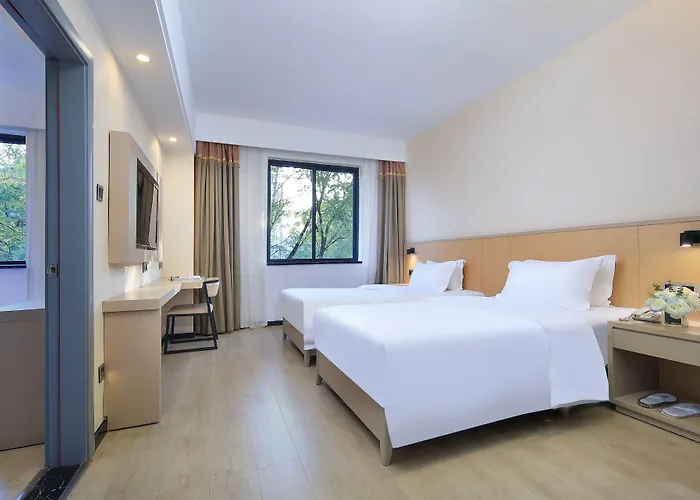 Wing Hotel Guilin- Pedestrian Street