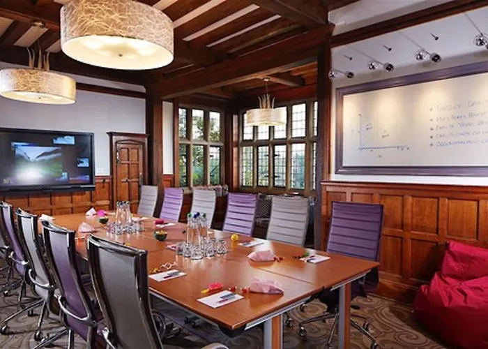 Fanhams Hall, Exclusive Collection