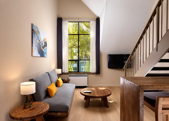 Huntingdon Hotel And Suites