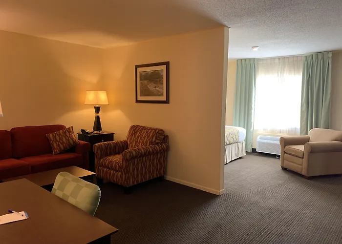Baymont By Wyndham Jefferson City