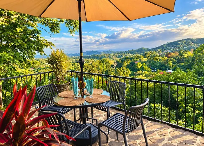 Hotel Villas De La Colina Atenas
