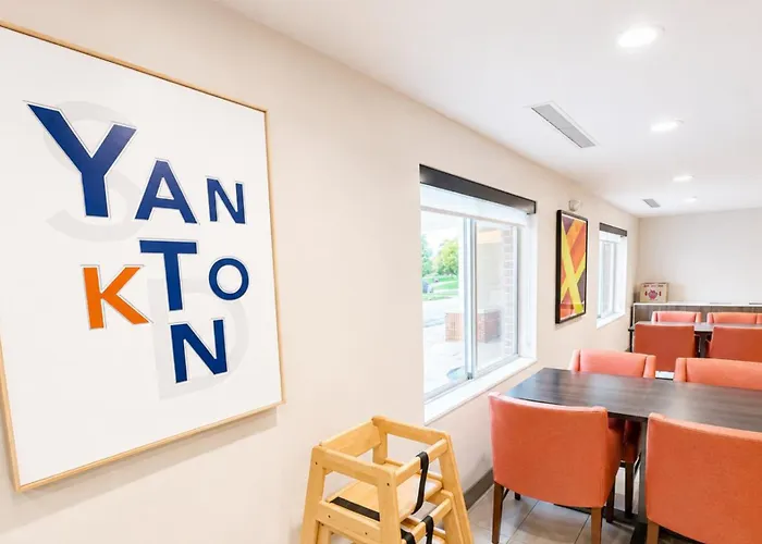 Holiday Inn Express & Suites Yankton By Ihg