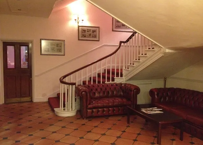 The Royal Victoria & Bull Hotel
