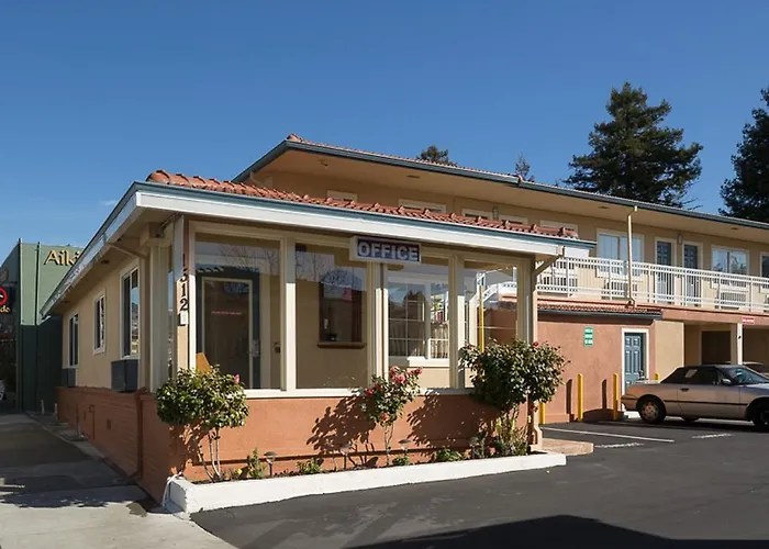 Howard Johnson By Wyndham Berkeley