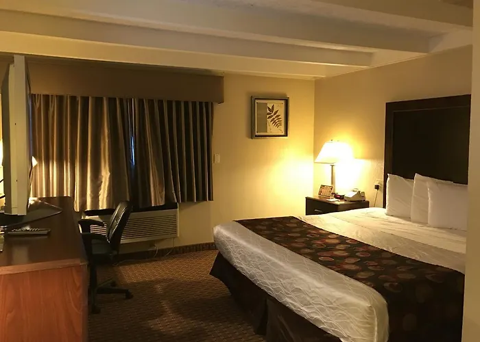 Days Inn By Wyndham Bloomington West