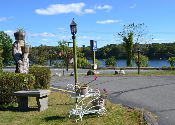 Mount Holyoke Inn