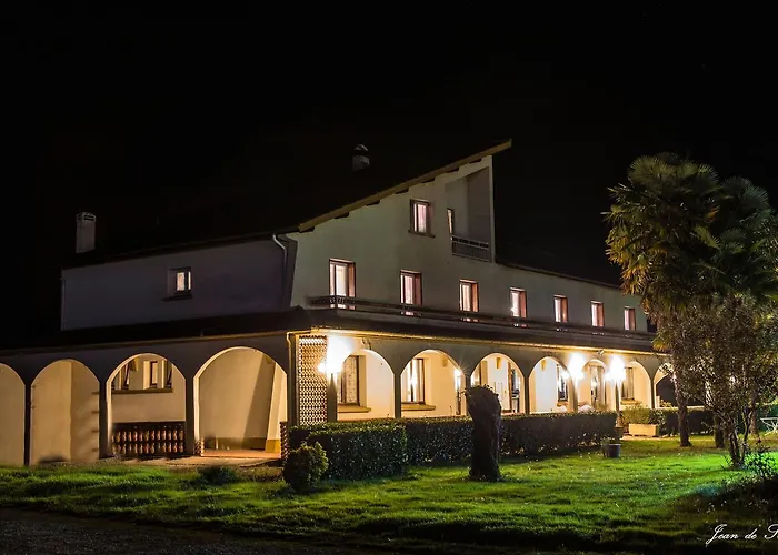 Logis Hôtel Le pont d'Arcole