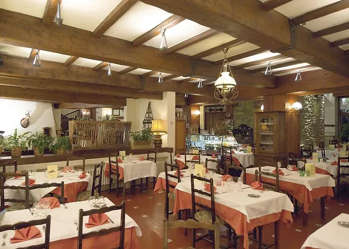 Hotel Restaurant Planes