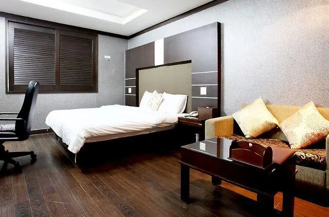 Luxury Hotel