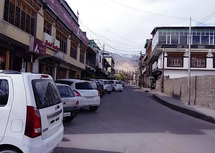 Tsaskan Hotel