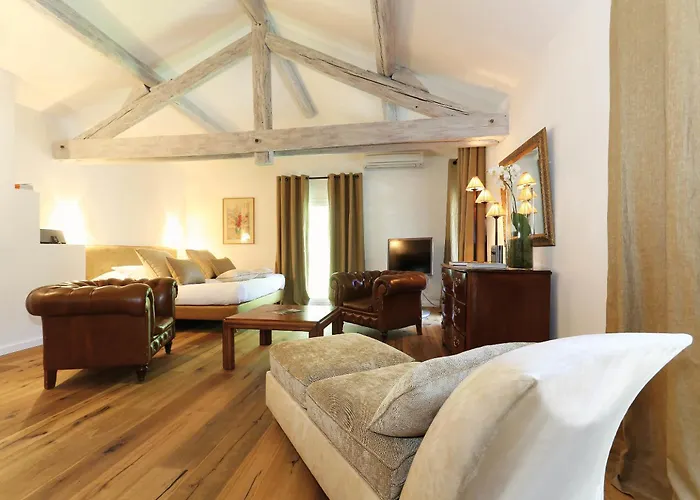 Hotel Chateau Des Alpilles