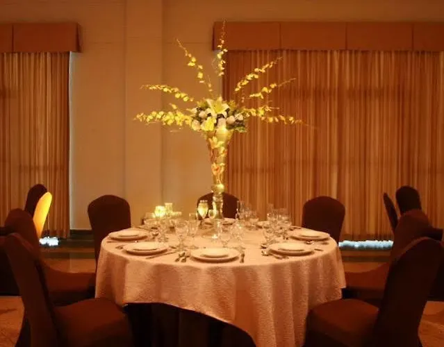 Faro Suites And Conference Center